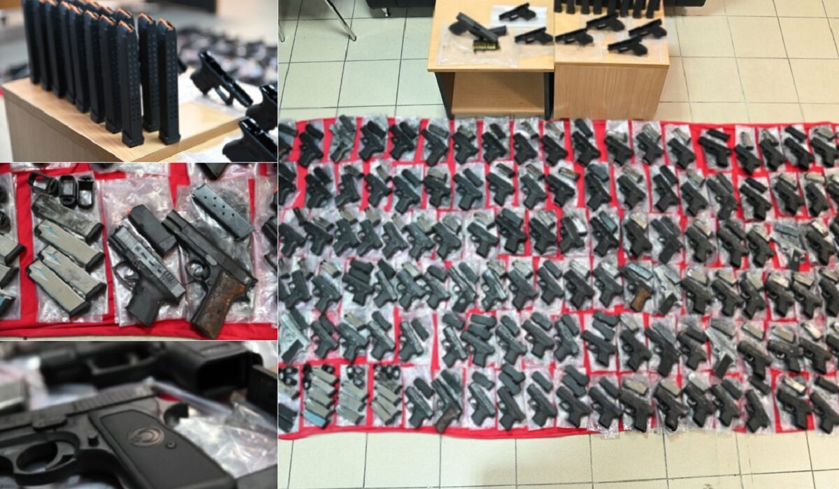 Φωτογραφικό υλικό που δείχνει τα όπλα των 13 Τούρκων που συνελήφθησαν στην περιοχή του Σουφλίου, στον Έβρο, δόθηκε