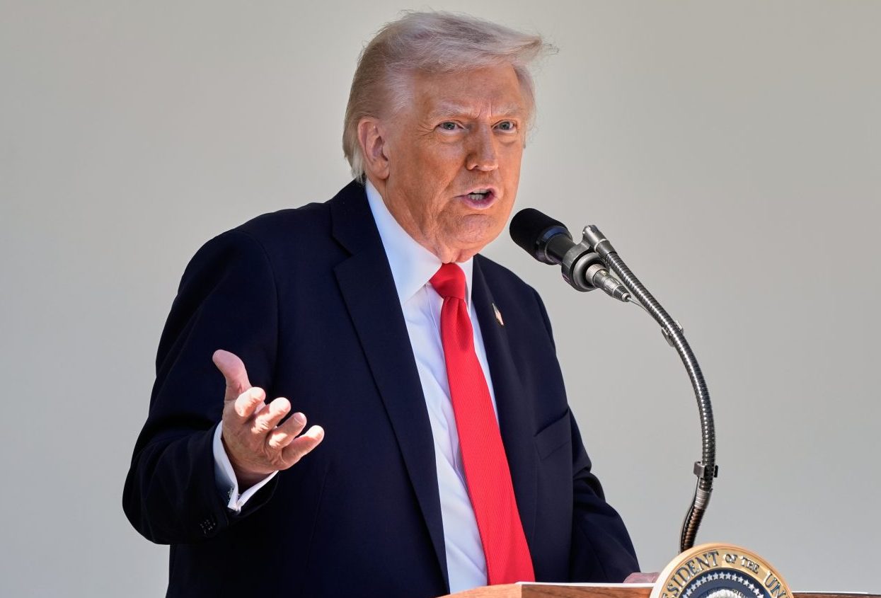 Ο Αμερικανός πρόεδρος Ντόναλντ Τραμπ, μιλώντας σε δημοσιογράφους τη Δευτέρα, απέκλεισε κατηγορηματικά το ενδεχόμενο να είναι υποψήφιος