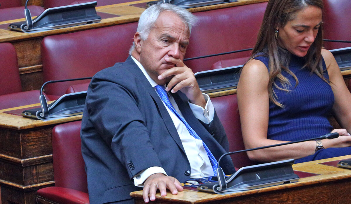 Ο Μάκης Βορίδης επέλεξε να κρατήσει αποστάσεις από τη μετακίνηση του Γρηγόρη Βάρρα στο Μέγαρο Μαξίμου, υπογραμμίζοντας ότι δεν είναι