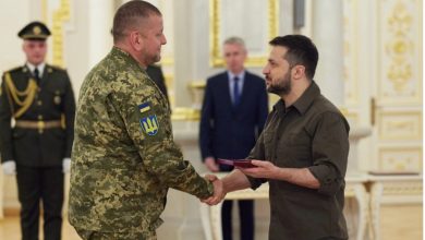 Η Ουκρανία βιώνει μια ριζική ανατροπή, o πόλεμος δεν άλλαξε μόνο την οικονομία και την κοινωνία· έπληξε καίρια και τον πυρήνα της πολιτικής