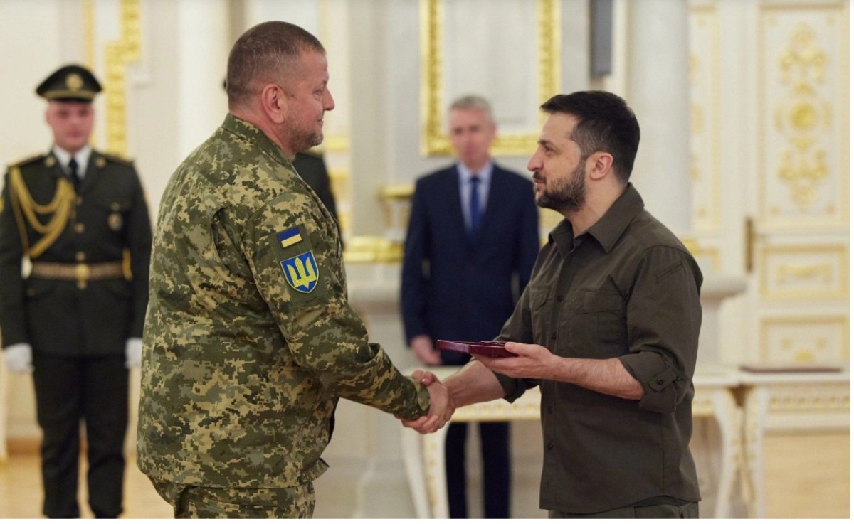 Η Ουκρανία βιώνει μια ριζική ανατροπή, o πόλεμος δεν άλλαξε μόνο την οικονομία και την κοινωνία· έπληξε καίρια και τον πυρήνα της πολιτικής