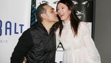 Ο Νότης Σφακιανάκης είχε χωρίσει οριστικά με την γυναίκα του, Κίλι, από το 2019. Εδώ και τρία χρόνια, μάλιστα, βρίσκεται στο πλευρό του μία επώνυμη Κυρία.