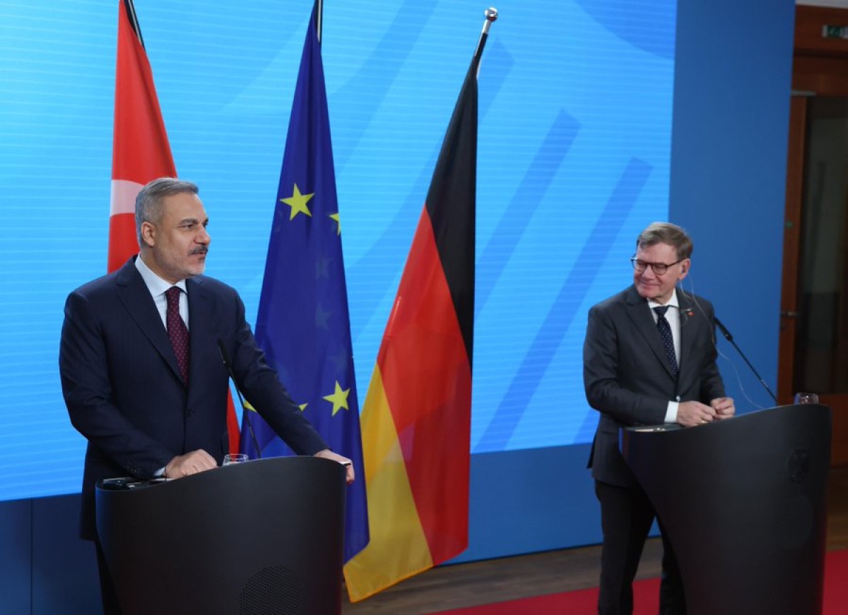 Παρά τις επανειλημμένες ενστάσεις που έχουν εκφράσει η Ελλάδα και η Κυπριακή Δημοκρατία, το Βερολίνο δείχνει να στηρίζει με συνέπεια τη