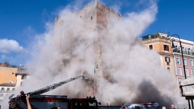 Πανικός επικράτησε σήμερα στο κέντρο της Ρώμης, όταν μεγάλο τμήμα του ιστορικού μεσαιωνικού πύργου Torre dei Conti, κοντά στο Κολοσσαίο