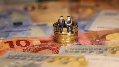 Η δημογραφική πρόκληση στην Ελλάδα επηρεάζει άμεσα και το συνταξιοδοτικό σύστημα. Ο πληθυσμός γερνά με ρυθμούς ταχύτερους