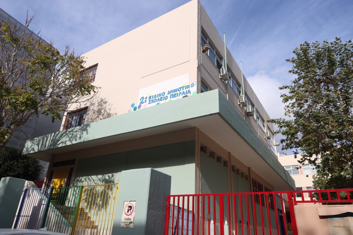 Σοκ έχει προκαλέσει η είδηση του θανάτου μιας 13χρονης μαθήτριας στο 2ο Ειδικό Σχολείο της πόλης. Το άτυχο κορίτσι υπέστη πνιγμό κατά