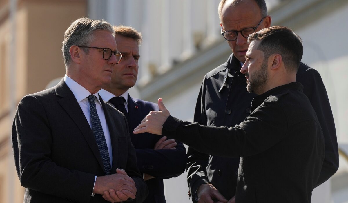 Οι Ευρωπαίοι ηγέτες φαίνεται να έχουν αιφνιδιαστεί από το σχέδιο του Προέδρου των ΗΠΑ, Ντόναλντ Τραμπ, για τον τερματισμό του πολέμου