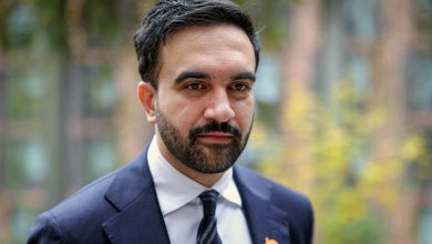 Παρατηρήστε την αλλαγή χαρακτήρα του δημάρχου που εξελέγη, μετά τη νίκη του στις εκλογές της Τρίτης. Ο Μαμντάνι διεξήγαγε μια αισιόδοξη