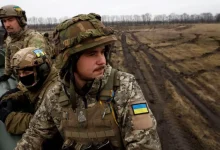 «Η παράδοση του Ντονμπάς θα ακυρώσει όλες τις θυσίες και θα προσβάλλει τη μνήμη των πεσόντων», λέει ένας στρατιώτης