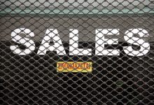 Η Ελλάδα καταγράφει άλλη μια διπλή αρνητική πρωτιά στην Ευρωπαϊκή Ένωση όσον αφορά τις επιχειρηματικές χρεοκοπίες.