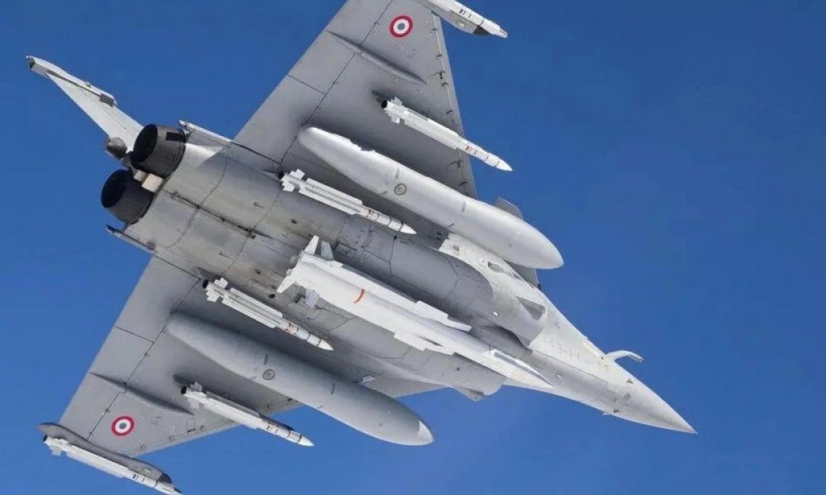 Η Γαλλία προχώρησε για πρώτη φορά στη δημόσια παρουσίαση της νέας έκδοσης του πυραύλου ASMP, γνωστής ως ASMPA-R, ο οποίος πλέον