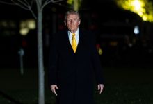 Σύμφωνα με πληροφορίες, ο Πρόεδρος των ΗΠΑ, Ντόναλντ Τραμπ, σε ιδιωτικές συνομιλίες με ανώτερους συμβούλους και συνεργάτες του