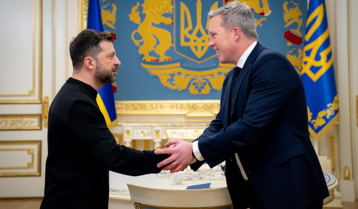 «Προχωρήστε άμεσα, αλλιώς θα βρεθείτε σε ακόμα πιο αδύναμη θέση», ήταν το μήνυμα που μετέφερε ο Νταν Ντρίσκολ στο Κίεβο σχετικά