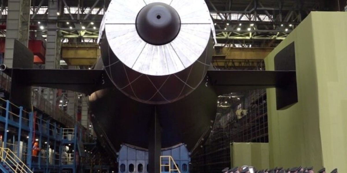 Η Ρωσία προχώρησε το Σάββατο στην καθέλκυση του νέου πυρηνικού υποβρυχίου Khabarovsk, κλάσης Project 09851, σε ειδική τελετή