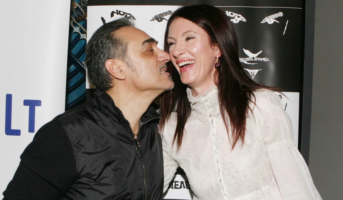 Ο Νότης Σφακιανάκης ζει εδώ και χρόνια μια ζωή απομονωμένη, αποτραβηγμένος από τη νυχτερινή ζωή και τα φώτα της δημοσιότητας