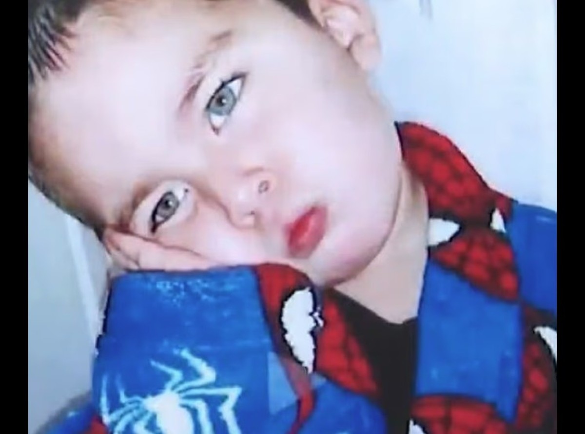 Σοκ έχει προκαλέσει στην Καλιφόρνια η αποτρόπαια δολοφονία ενός 8χρονου παιδιού από τους γονείς και τη γιαγιά του. Η σορός του μικρού Ησαΐα