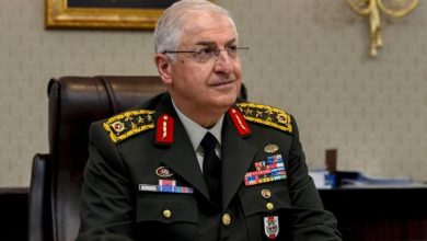 Αυστηρή προειδοποίηση προς την Αθήνα έστειλε σήμερα ο Τούρκος υπουργός Άμυνας, Γιασάρ Γκιουλέρ, τονίζοντας ότι κανένα έργο στο Αιγαίο