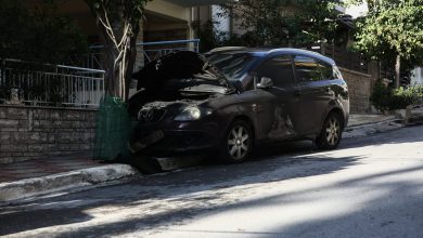 Συναγερμός σήμανε τα ξημερώματα της Τετάρτης στη Νίκαια, όταν άγνωστοι δράστες έβαλαν φωτιά στο αυτοκίνητο ενός αρχιφύλακα