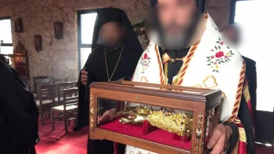 Με μια επίσημη τελετή, το πρώην μοντέλο, πανελίστας και αργότερα αυτοανακηρυχθείς Αρχιεπίσκοπος καλωσόρισε στον ιερό ναό στη Λιοσίων