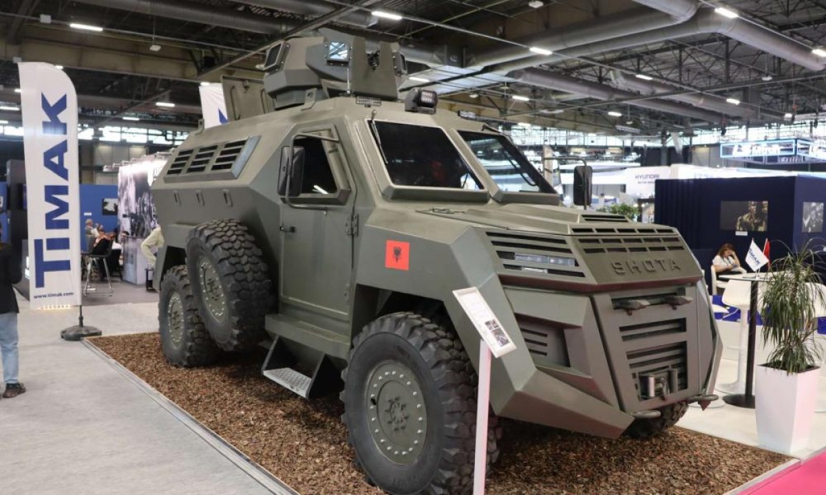 Η κρατική αλβανική εταιρεία αμυντικού τομέα KAYO έλαβε την επίσημη άδεια να παράγει και να εμπορεύεται όπλα, πυρομαχικά και στρατιωτικό υλικό.