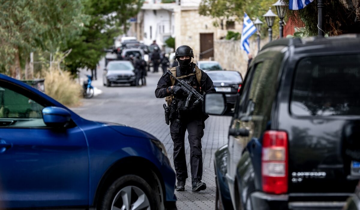 Η Αστυνομία έχει πλέον ταυτοποιήσει έξι άτομα για το πολύνεκρο επεισόδιο στα Βορίζια του Ηρακλείου, που βύθισε ξανά το χωριό