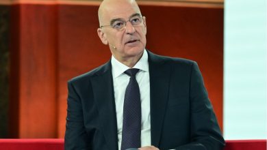 Ο υπουργός Εθνικής Άμυνας, Νίκος Δένδιας, επανέφερε στο προσκήνιο το ζήτημα του Άγνωστου Στρατιώτη, δίνοντας έμφαση στη σημασία του