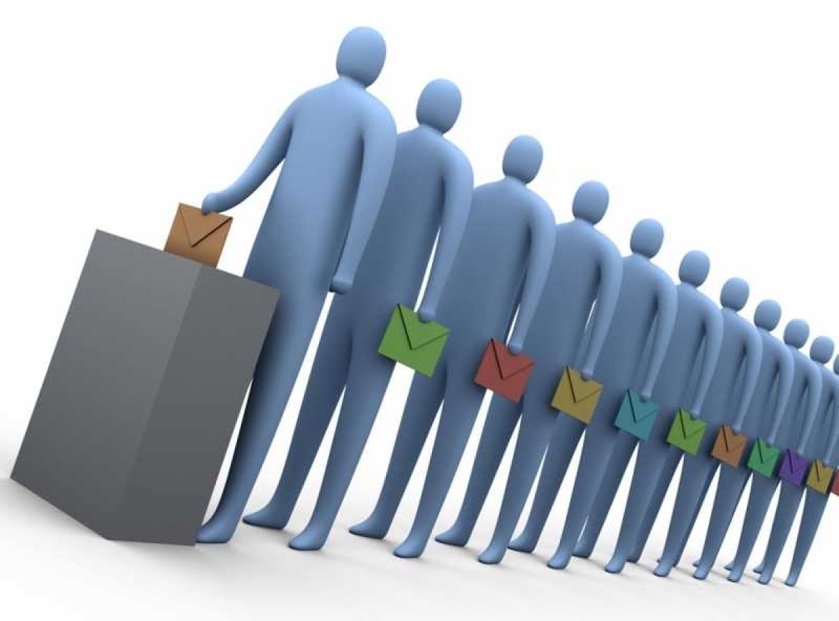 Μία μικρή δημοσκοπική ανάκαμψη, η οποία ωστόσο, δεν μεταβάλει τη μεγάλη εικόνα καταγράφει το νέο κύμα των δημοσκοπήσεων που δημοσιοποιήθηκαν