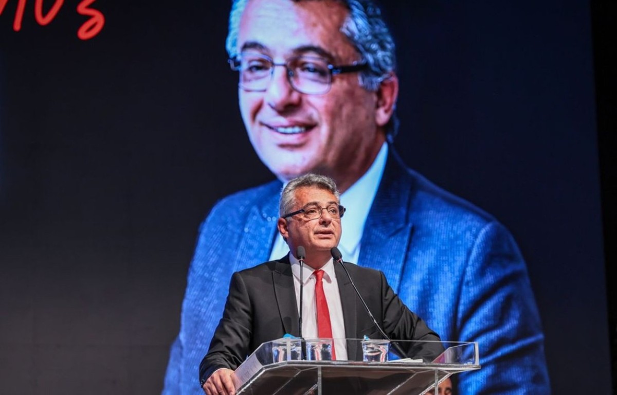 Το μεσημέρι της Κυριακής, ο Αντώνης Σαμαράς ανοίγει τα χαρτιά του σε μία εφ’ όλης της ύλης συνέντευξη, στην οποία αναμένεται να αναφερθεί