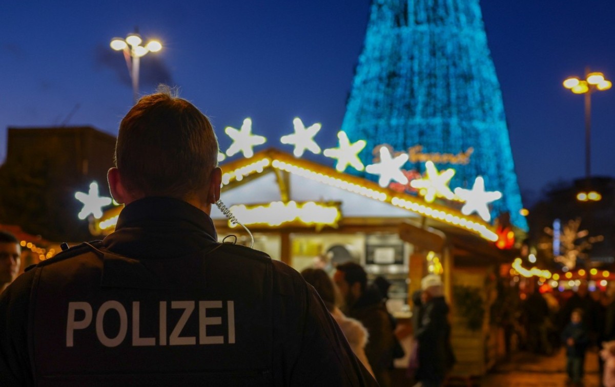 Στην γερμανική πόλη Overath, στη Βόρεια Ρηνανία-Βεστφαλία, η φετινή χριστουγεννιάτικη αγορά ακυρώθηκε πριν καν ανοίξει.