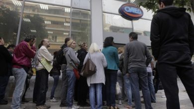 Παρά τις αισιόδοξες δηλώσεις και τα θριαμβευτικά μηνύματα της κυβέρνησης για την «ανάκαμψη της αγοράς εργασίας», η πραγματικότητα