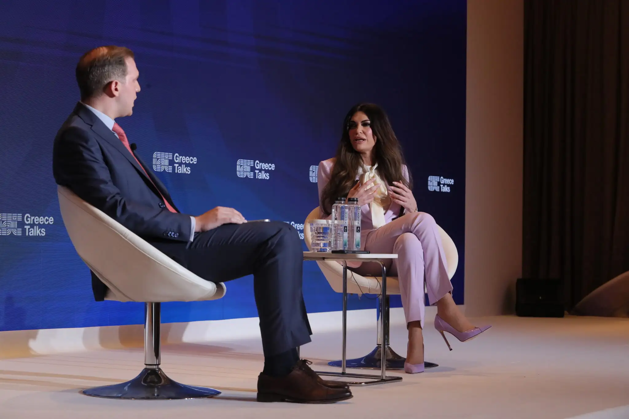 Η Αμερικανίδα πρέσβης δήλωσε ότι οι διμερείς σχέσεις Ελλάδος-ΗΠΑ βρίσκονται πλέον «σε τροχιά απογείωσης» και αποκάλυψε