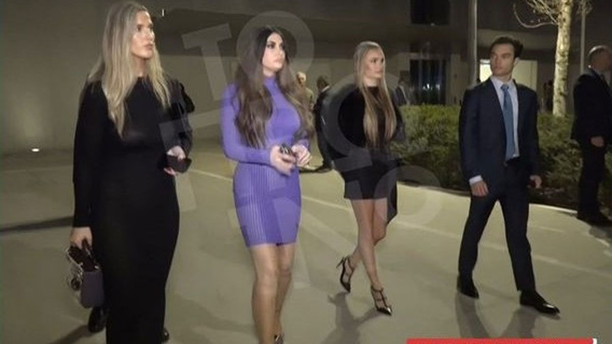 Κίμπερλι Γκίλφοϊλ: Η λαμπερή εμφάνιση με κολλητό μίνι φόρεμα σε βραδινή εκδήλωση στο Ίδρυμα Σταύρος Νιάρχος