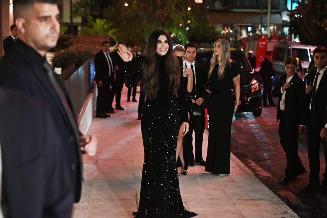 Το μεσημέρι του Σαββάτου προσγειώθηκε στην Αθήνα η νέα πρέσβης των Ηνωμένων Πολιτειών στην Ελλάδα, Κίμπερλι Γκιλφόιλ, ανοίγοντας