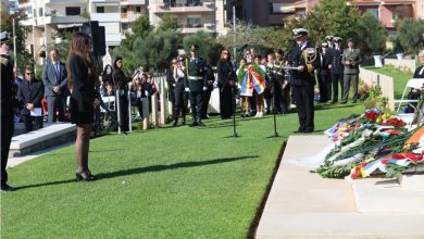 H Κίμπερλι Γκίλφοϊλ τίμησε την Τρίτη τη μνήμη των πεσόντων των δύο Παγκοσμίων Πολέμων, καταθέτοντας στεφάνια στο Πολεμικό Κοιμητήριο