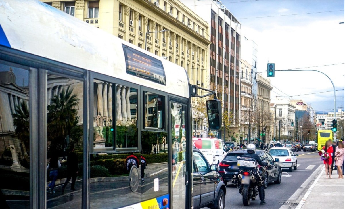 Οι πρώτες κλήσεις για παραβιάσεις στις λεωφορειολωρίδες της Αθήνας βρίσκονται ήδη καθ’ οδόν προς τους ιδιοκτήτες ΙΧ που εντοπίστηκαν