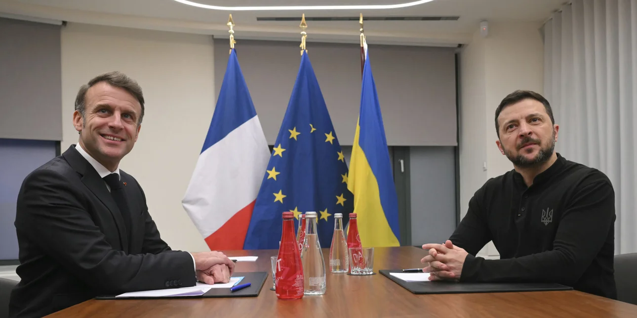 Ο Εμανουέλ Μακρόν αναμένεται να υποδεχθεί τον Βολοντίμιρ Ζελένσκι στο Παρίσι την προσεχή Δευτέρα, σύμφωνα με ανακοίνωση του Ελιζέ