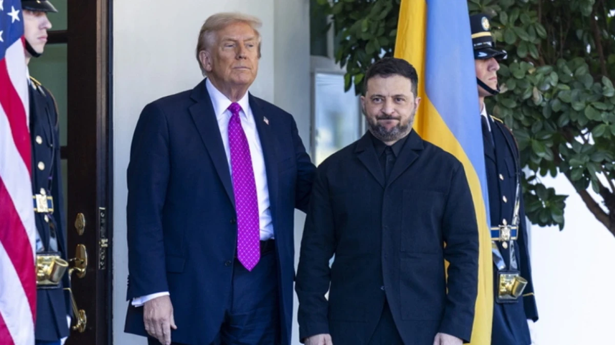 Ο Ουκρανός Πρόεδρος, Βολοντίμιρ Ζελένσκι, βρίσκεται υπό έντονες πιέσεις από την κυβέρνηση Τραμπ να υπογράψει μια ειρηνευτική συμφωνία