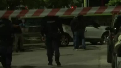 Ομολόγησε πως ξυλοκόπησε τον 58χρονο άνδρα που κατέληξε μετά από τροχαίο τη Δευτέρα στον Νέο Κόσμο ο 29χρονος που είχε προσαχθεί.