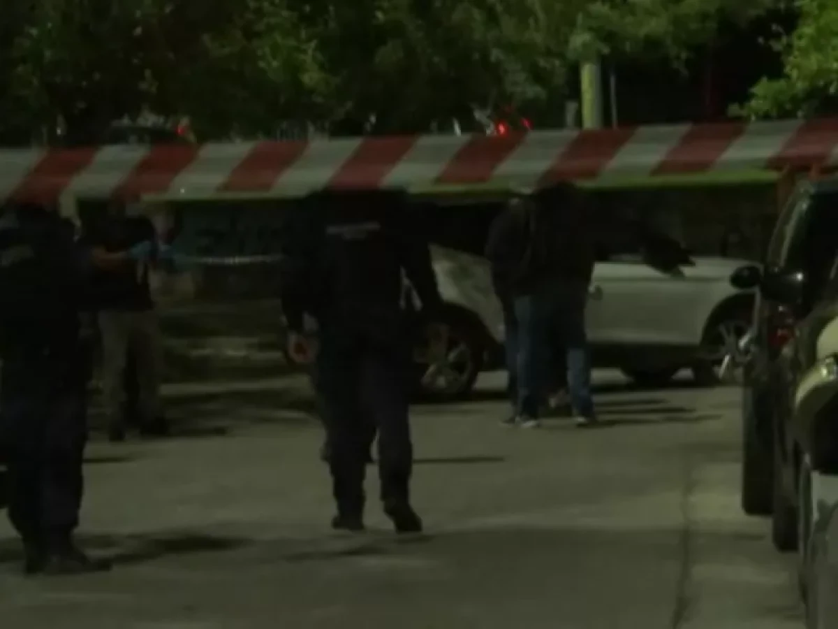 Ομολόγησε πως ξυλοκόπησε τον 58χρονο άνδρα που κατέληξε μετά από τροχαίο τη Δευτέρα στον Νέο Κόσμο ο 29χρονος που είχε προσαχθεί.