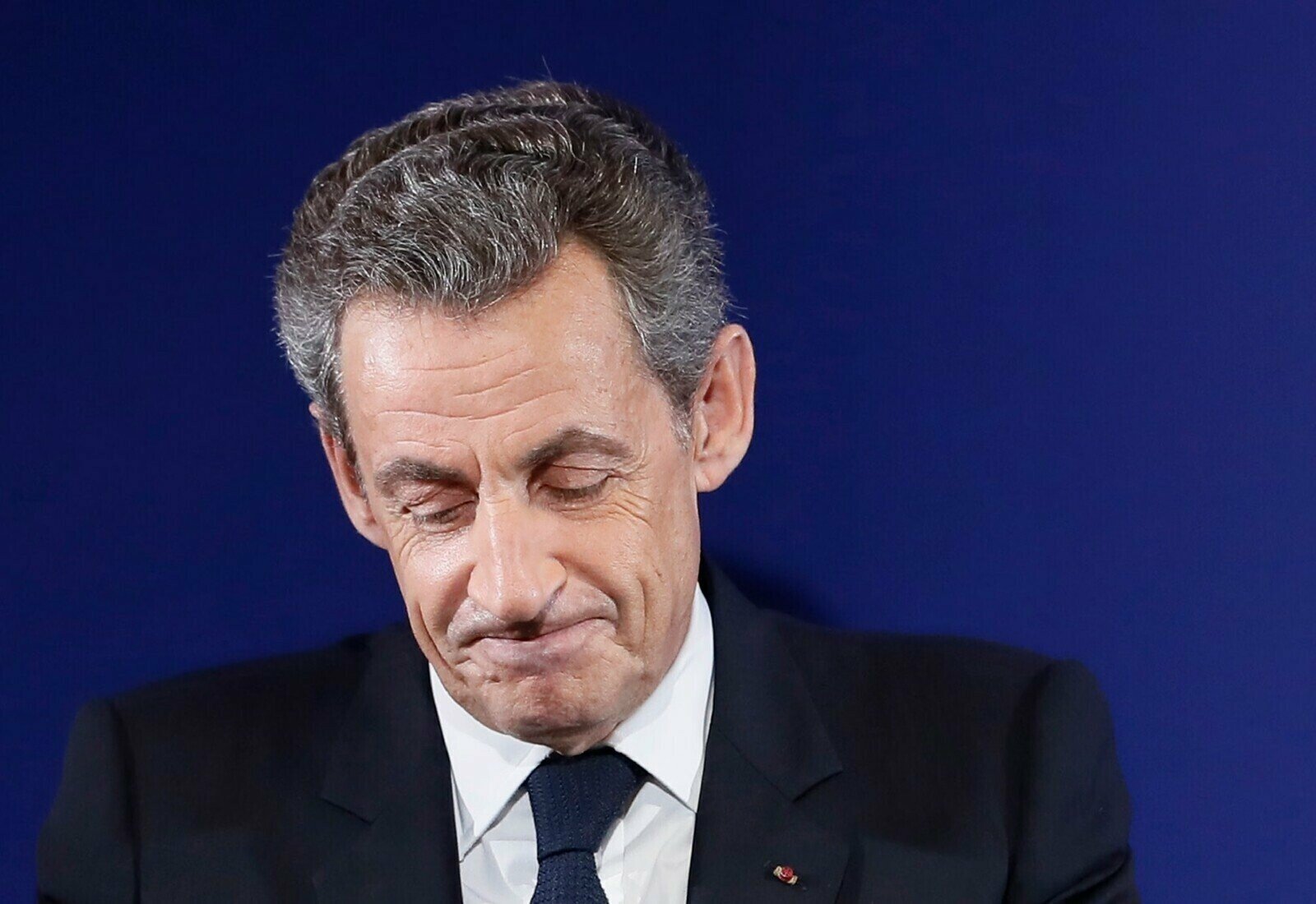 Κανένα φαγητό από το συσσίτιο της φυλακής Λα Σαντέ στο Παρίσι δεν τολμάει να φάει ο Νικολά Σαρκοζί ο οποίος εκτίει την πενταετή ποινή