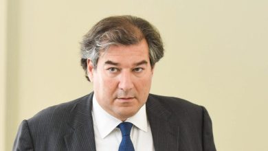 Ο πρώην γραμματέας πολιτικού σχεδιασμού της ΝΔ, Νίκος Καραχάλιος, άνοιξε τα χαρτιά του για τη σχέση του με τη Μαρία Καρυστιανού