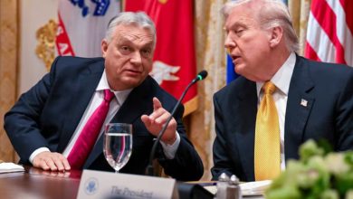 Κατά τη διάρκεια διμερούς συνάντησης στον Λευκό Οίκο, ο Ούγγρος πρωθυπουργός Βίκτορ Ορμπάν δεν έκρυψε τον θαυμασμό του