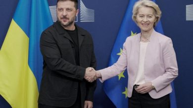 Η προμήθεια αμερικανικών όπλων στην Ουκρανία συνδέεται άμεσα με τα «παγωμένα» ρωσικά κεφάλαια, απαιτώντας ομοφωνία των κρατών-μελών