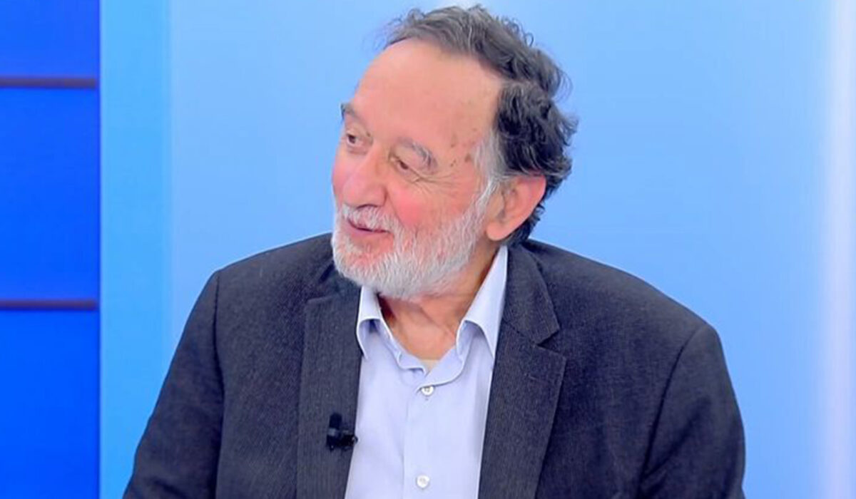 Ο Παναγιώτης Λαφαζάνης, πρώην υπουργός της πρώτης κυβέρνησης ΣΥΡΙΖΑ, ασκεί σκληρή κριτική στον Αλέξη Τσίπρα με αφορμή το νέο του