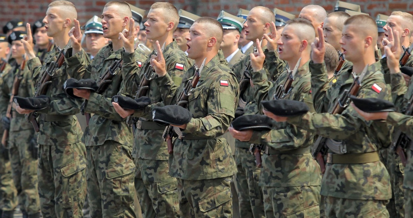 Η Πολωνία ανακοίνωσε την άμεση ανάπτυξη 10.000 στρατιωτών για την προστασία κρίσιμων υποδομών, με κύριο στόχο τις σιδηροδρομικές