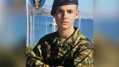 Ανείπωτος είναι ο πόνος για τον θάνατο του 19χρονου Ραφαήλ, ο οποίος χάθηκε τόσο άδικα έπειτα από έκρηξη κατά τη διάρκεια άσκησης στο πεδίο