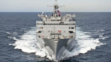 Ένα ρωσικό πλοίο πληροφοριών αναχαιτίστηκε από την Αμερικανική Ακτοφυλακή μόλις λίγα μίλια νότια της  νήσου Οάχου, σύμφωνα