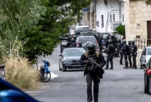 Ομερτά και αλληλοκατηγορίες ανάμεσα στις δύο εμπλεκόμενες οικογένειες μετά το αιματηρό επεισόδιο στα Βορίζια του Ηρακλείου.