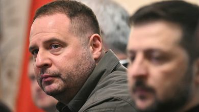 Στο επίκεντρο του μεγαλύτερου σκανδάλου διαφθοράς στην Ουκρανία, ο στενός συνεργάτης του Προέδρου Ζελένσκι, Αντρέι Γερμάκ, υπέβαλε