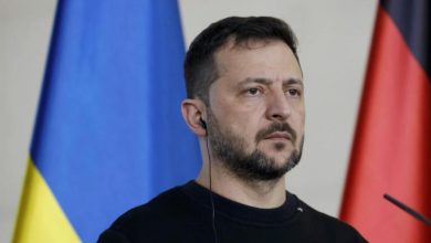 Η Ουκρανία συγκλονίζεται από σκάνδαλο διαφθοράς υψηλόβαθμων κυβερνητικών στελεχών,  γεγονός που οδήγησε τον πρόεδρο Βολοντίμιρ